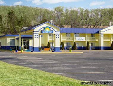 Days Inn By Wyndham סאות'ינגטון מראה חיצוני תמונה