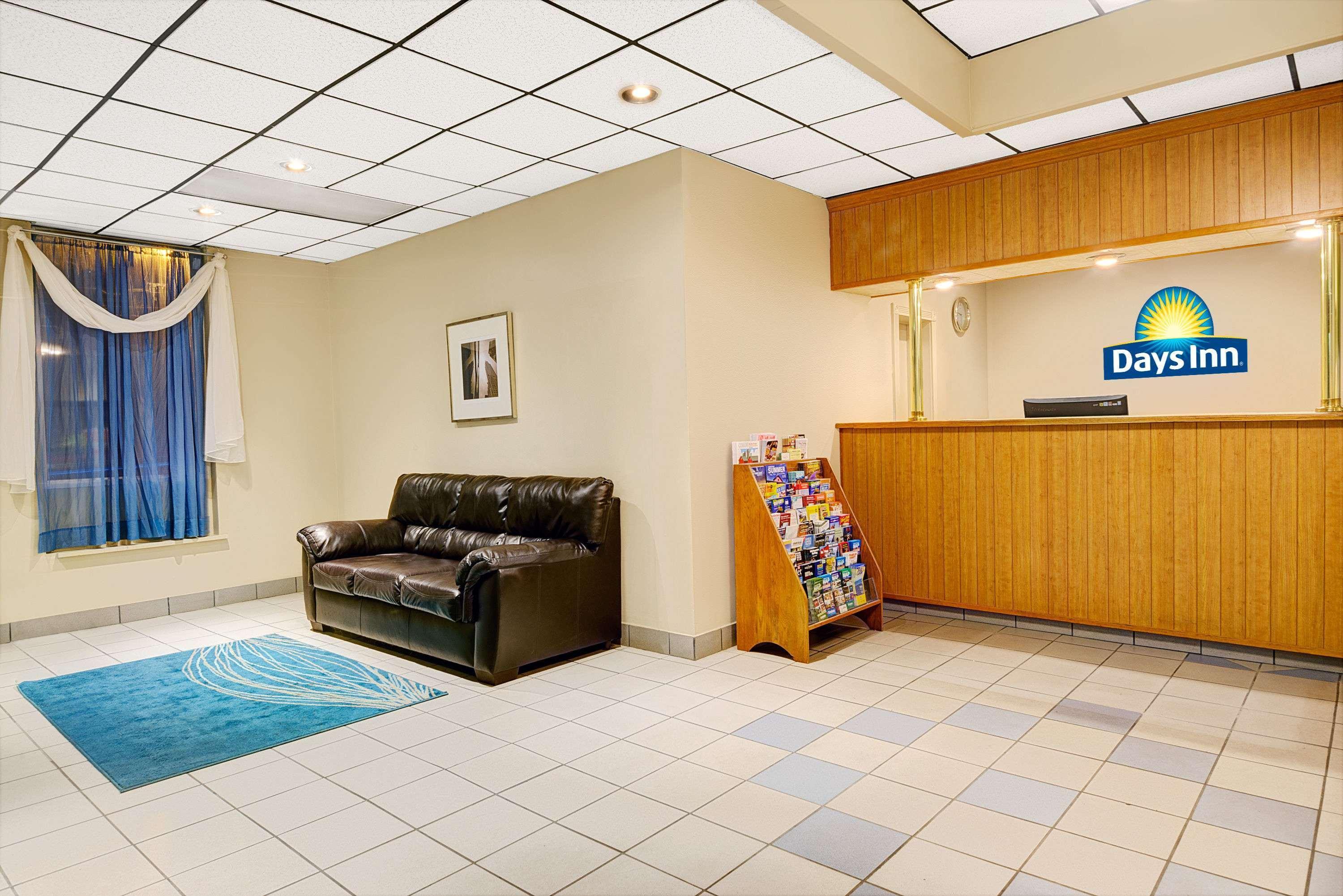 Days Inn By Wyndham סאות'ינגטון מראה חיצוני תמונה