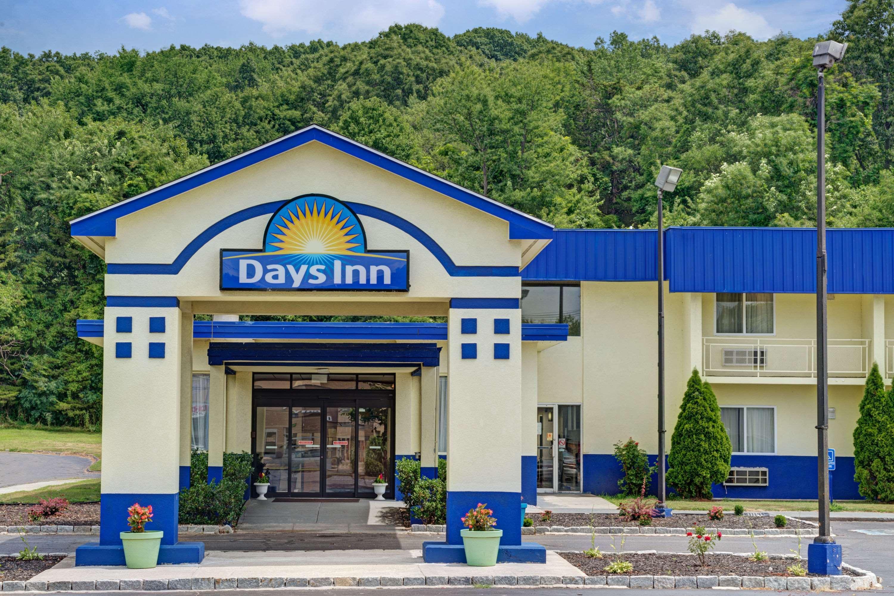 Days Inn By Wyndham סאות'ינגטון מראה חיצוני תמונה