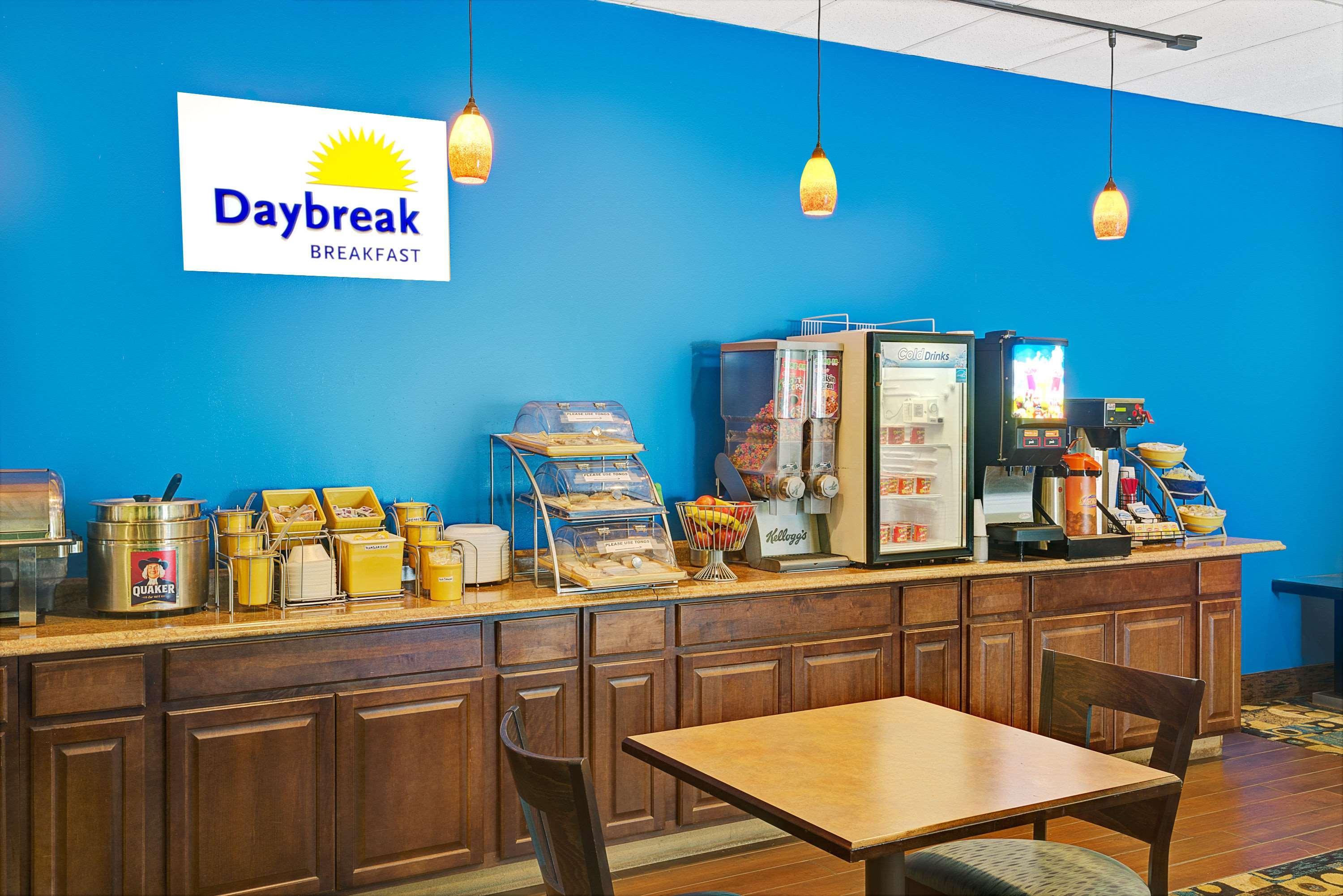 Days Inn By Wyndham סאות'ינגטון מראה חיצוני תמונה