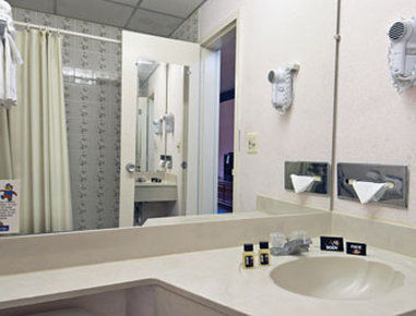 Days Inn By Wyndham סאות'ינגטון מראה חיצוני תמונה